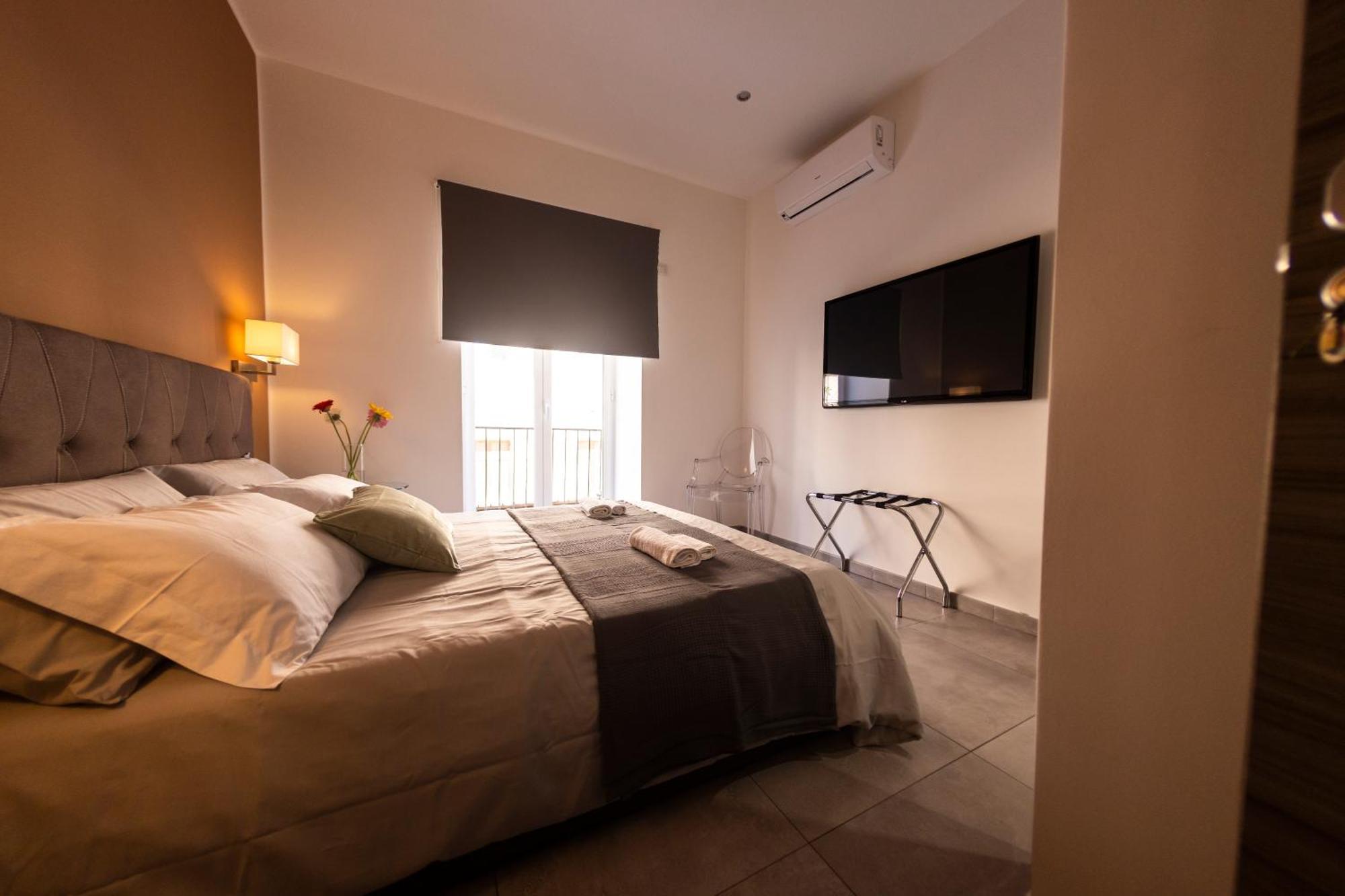 Sant'Agostino Boutique Rooms ปาแลร์โม ภายนอก รูปภาพ