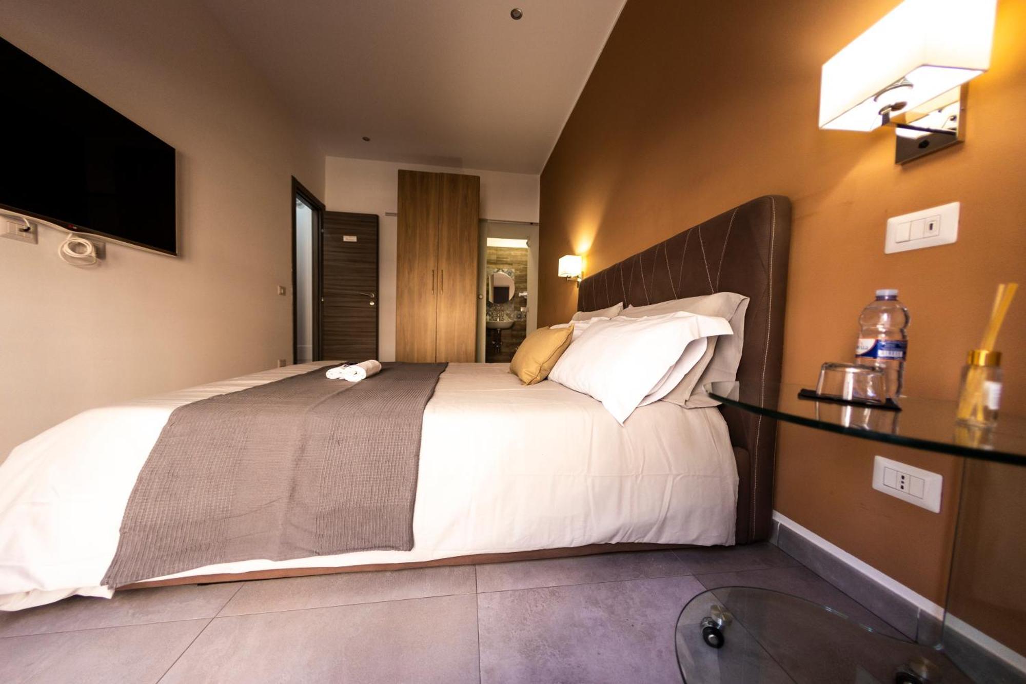 Sant'Agostino Boutique Rooms ปาแลร์โม ภายนอก รูปภาพ